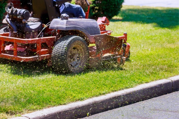 commercial lawn care professionals
